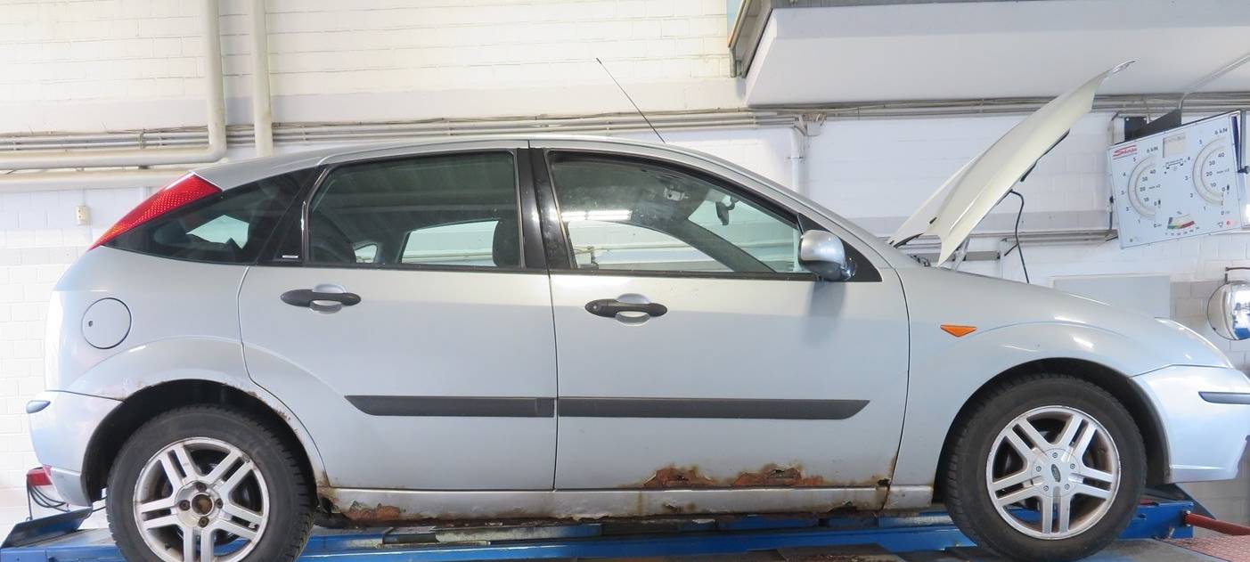 Verrostetes Auto stillgelegt