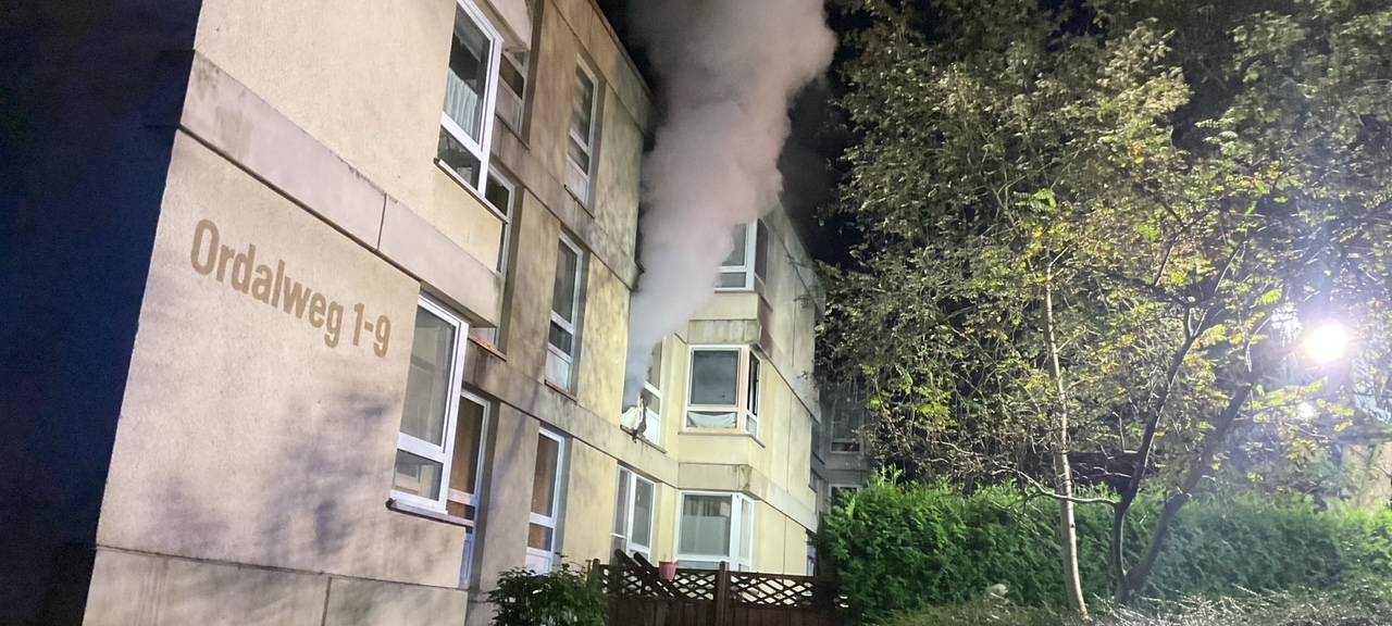 Wohnungsbrand in Brackel: Feuerwehr Dortmund im Einsatz