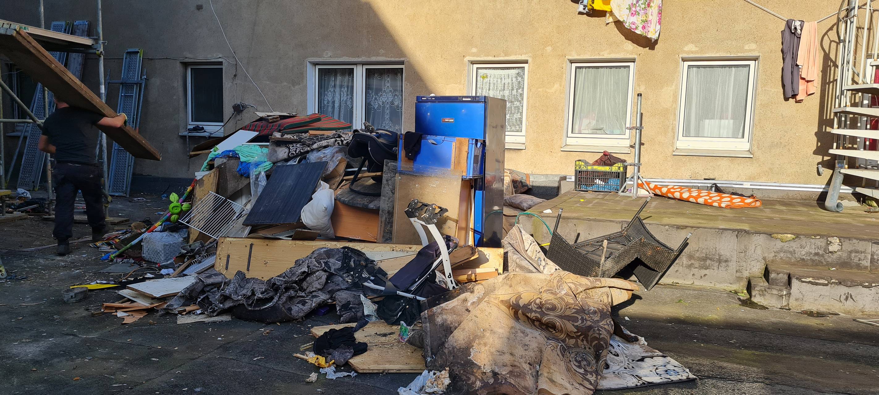 Großeinsatz: Dortmund geht gegen Schrott-Häuser vor