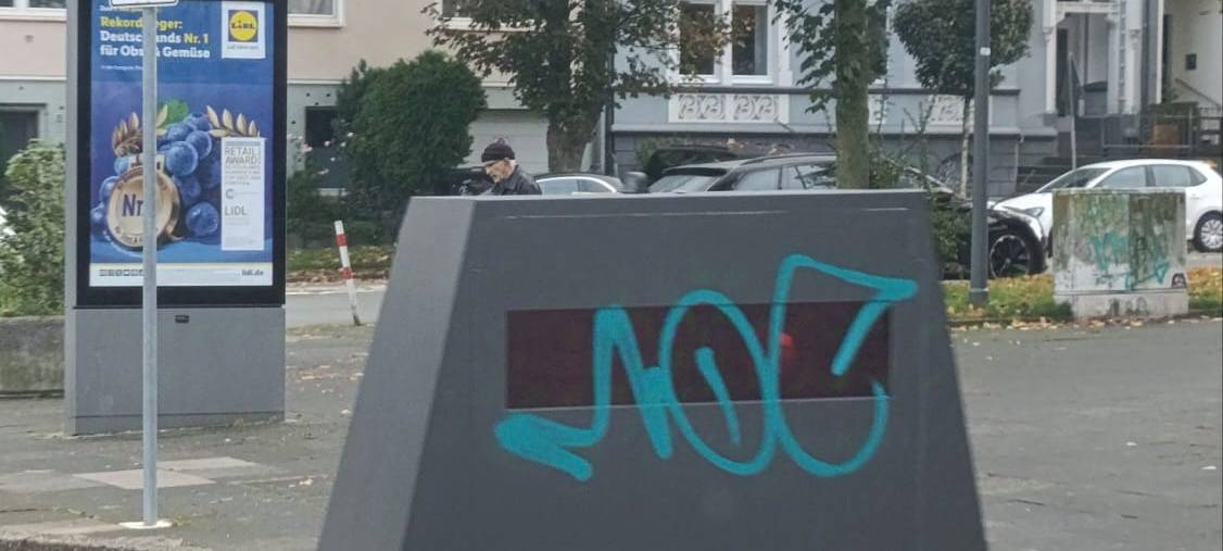 Blitzeranhänger "Omma" in Dortmund beschmiert