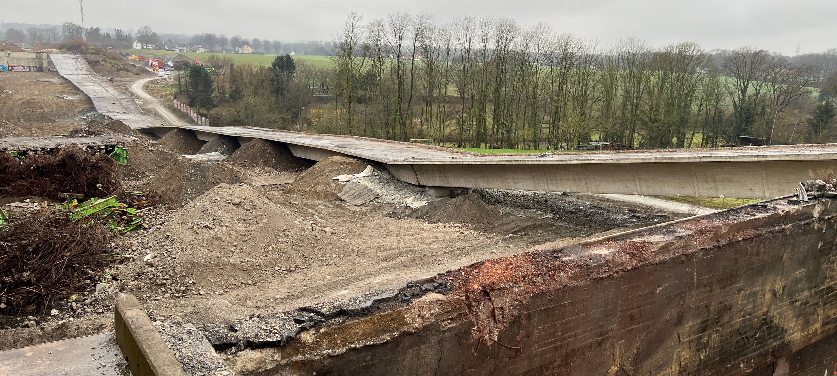 Dortmund: 300 Kilo Sprengstoff - Brücke weg