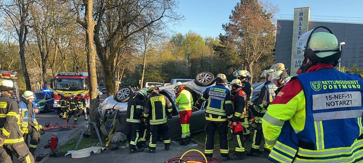 Auto überschlägt sich in Lütgendortmund
