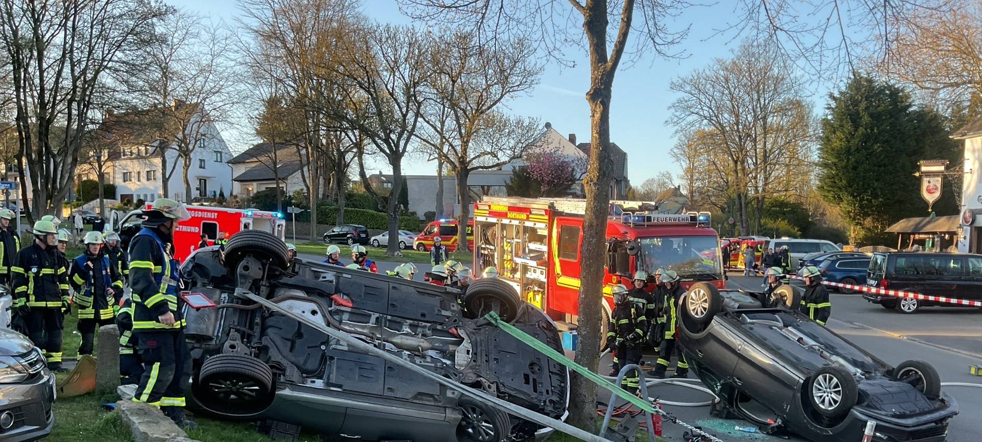 Auto überschlägt sich in Lütgendortmund