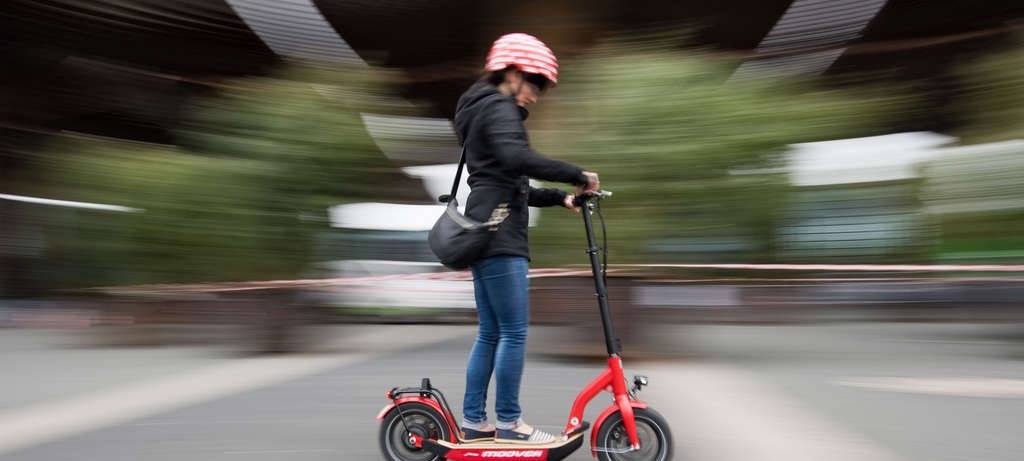 Mit dem E-Roller durch den Testparcours