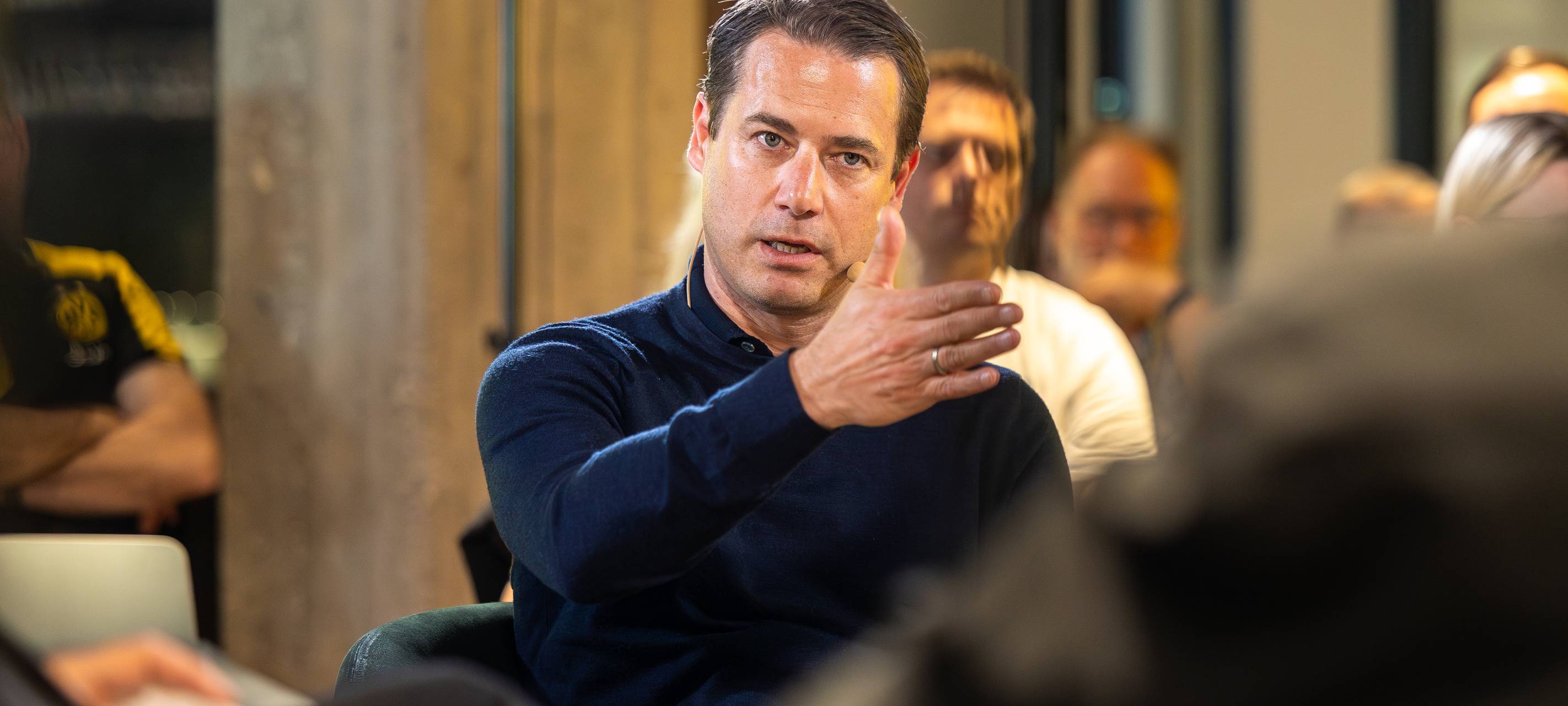 19:09 – der schwarzgelbe Talk mit Lars Ricken und Maximilian Beier von Borussia Dortmund