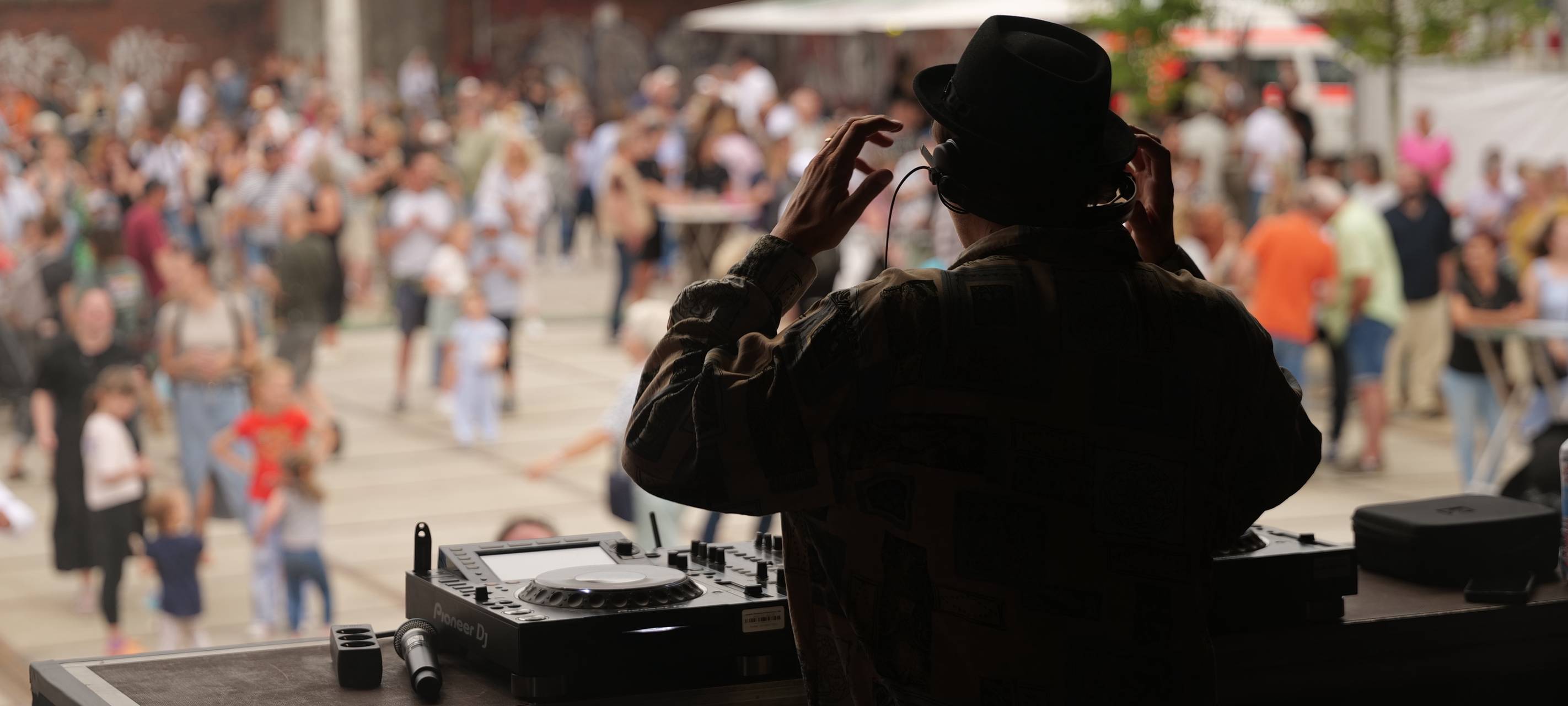 DJ JUF-X beim Hafenfest in Dortmund