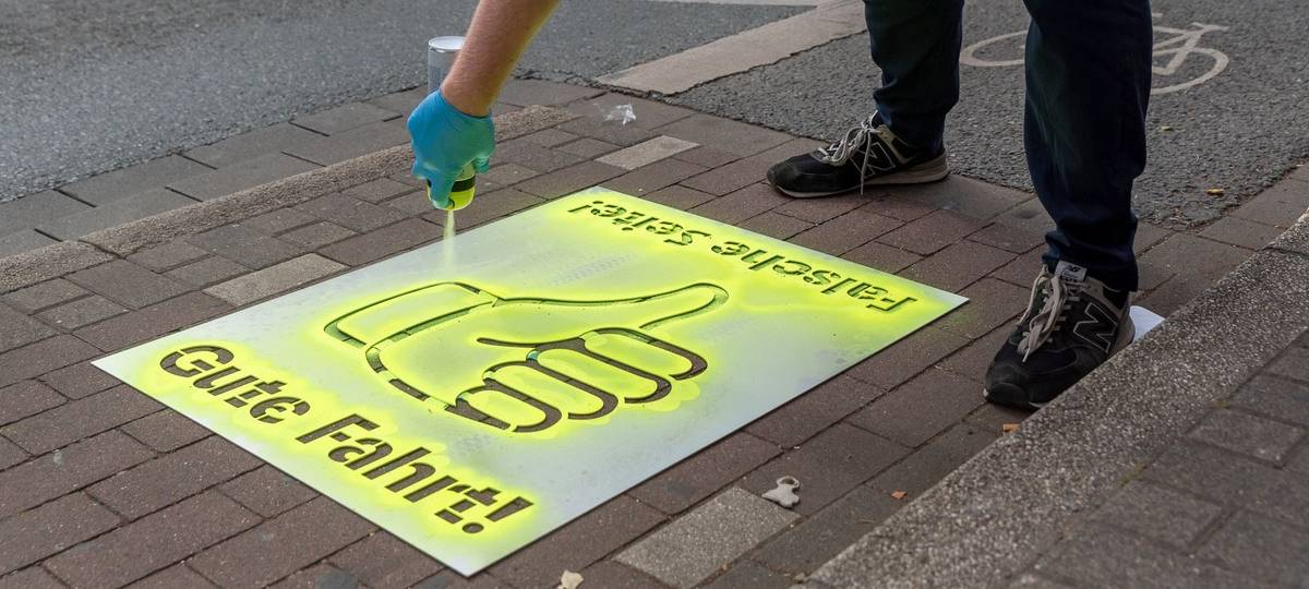 Sprühkreide gegen Geisterradler in Dortmund