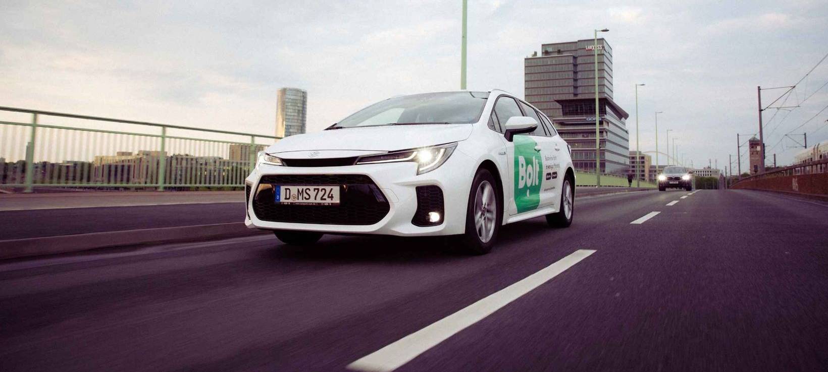 Ein Werbebild zur Fahrdienstvermittlung der Firma Bolt.