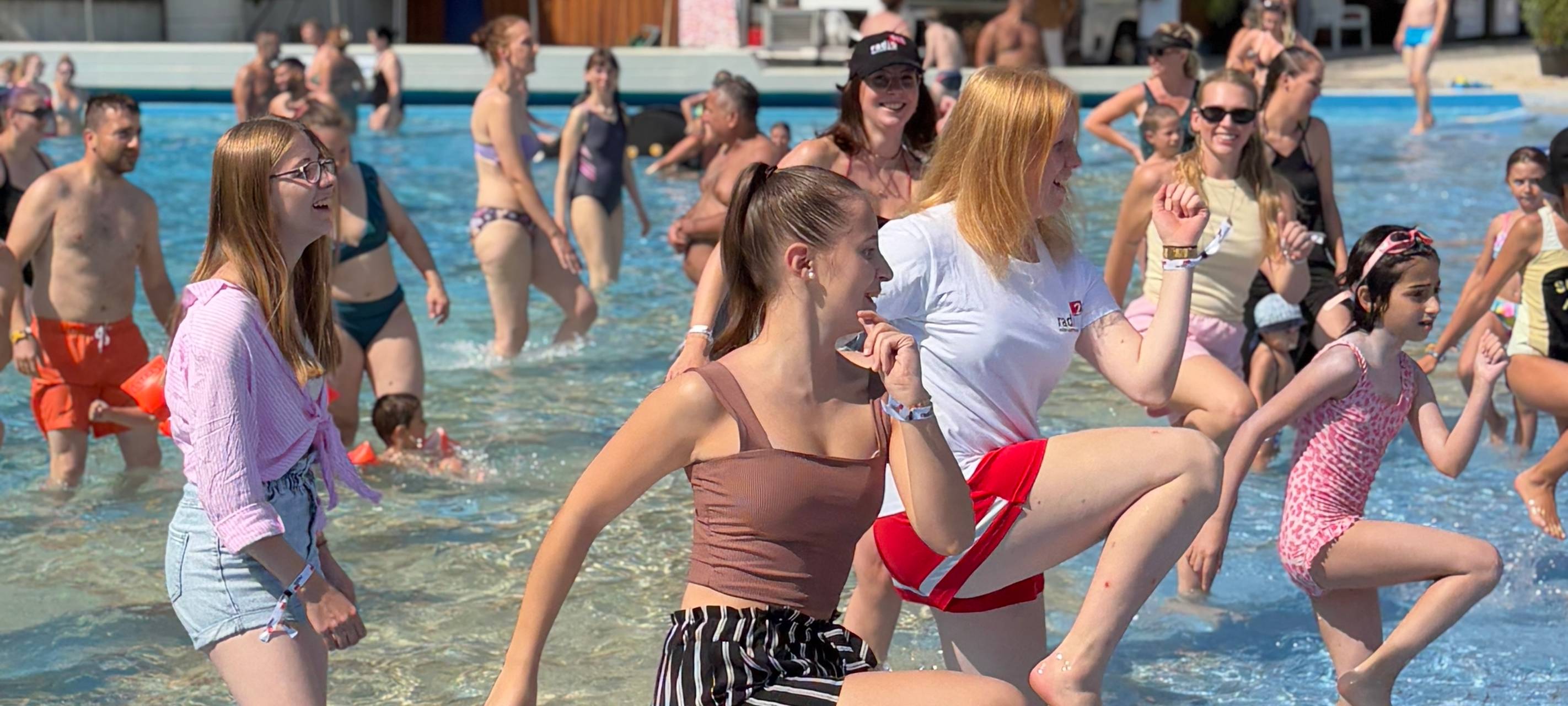 Voller Erfolg: Freibad-Freitag und Sunset-Beach-Club