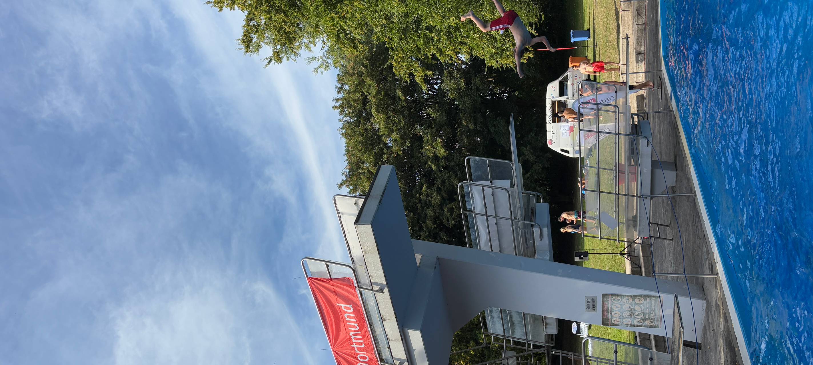 Voller Erfolg: Freibad-Freitag und Sunset-Beach-Club