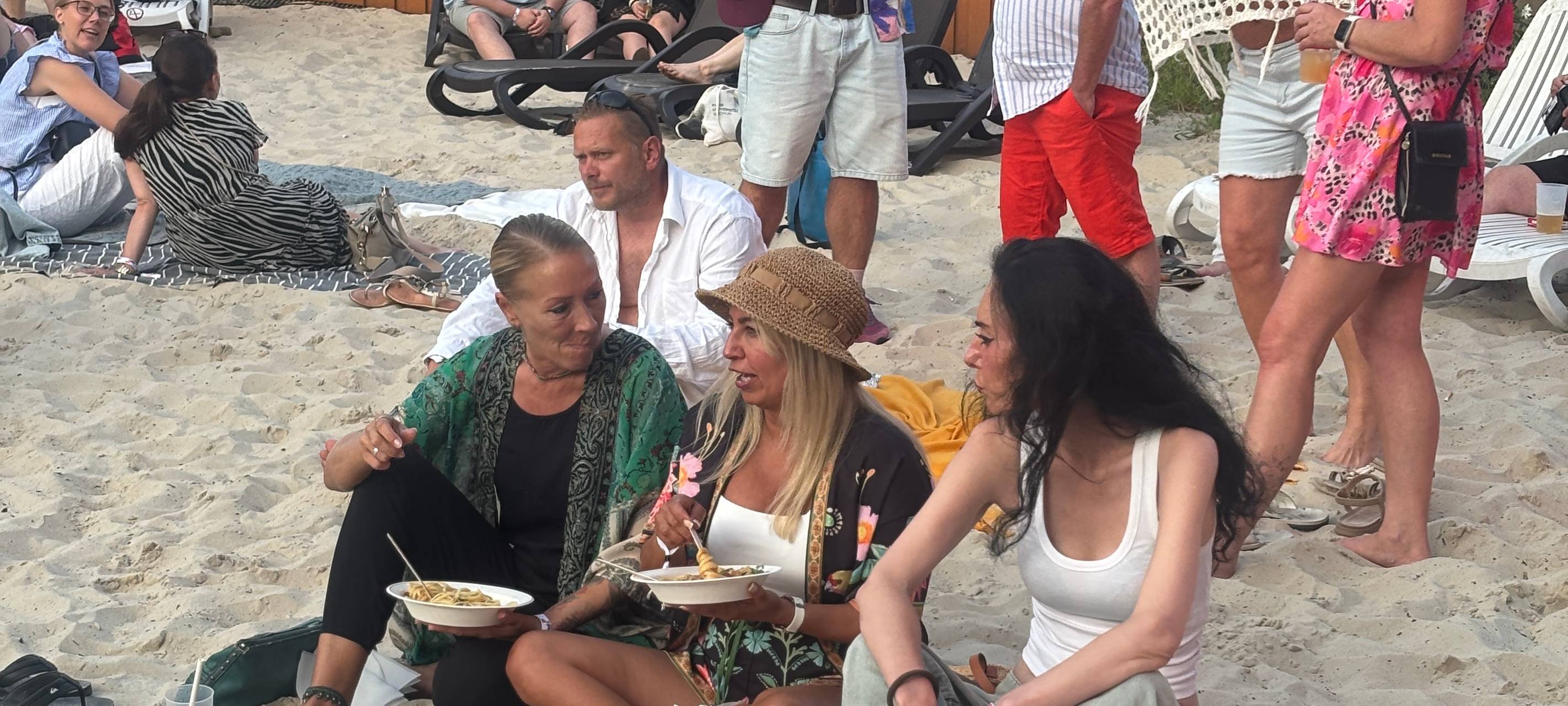 Voller Erfolg: Freibad-Freitag und Sunset-Beach-Club