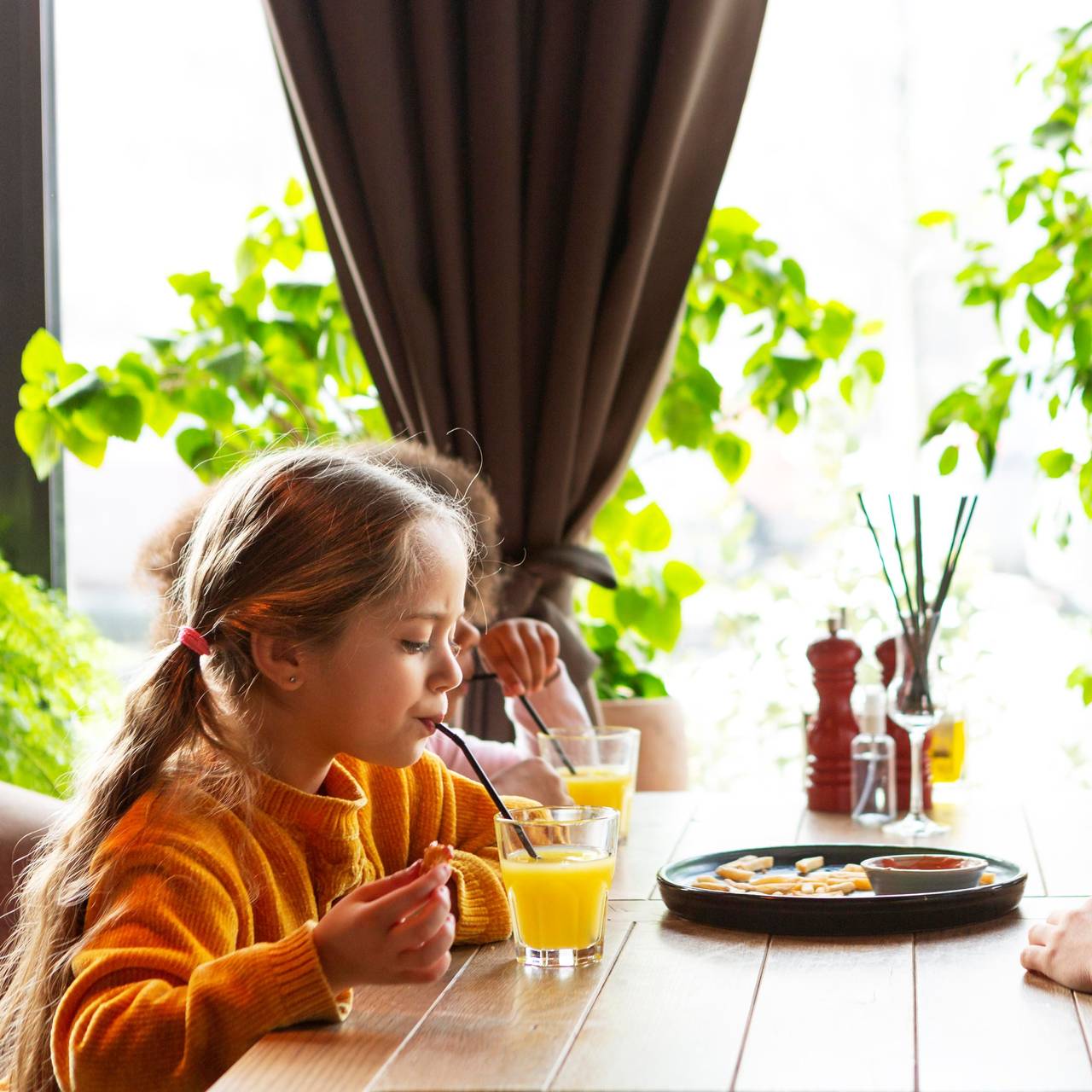 Kinder im Restaurant