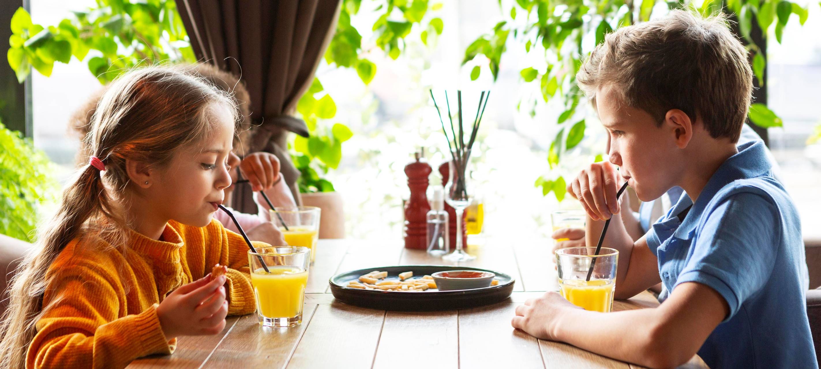 Kinder im Restaurant