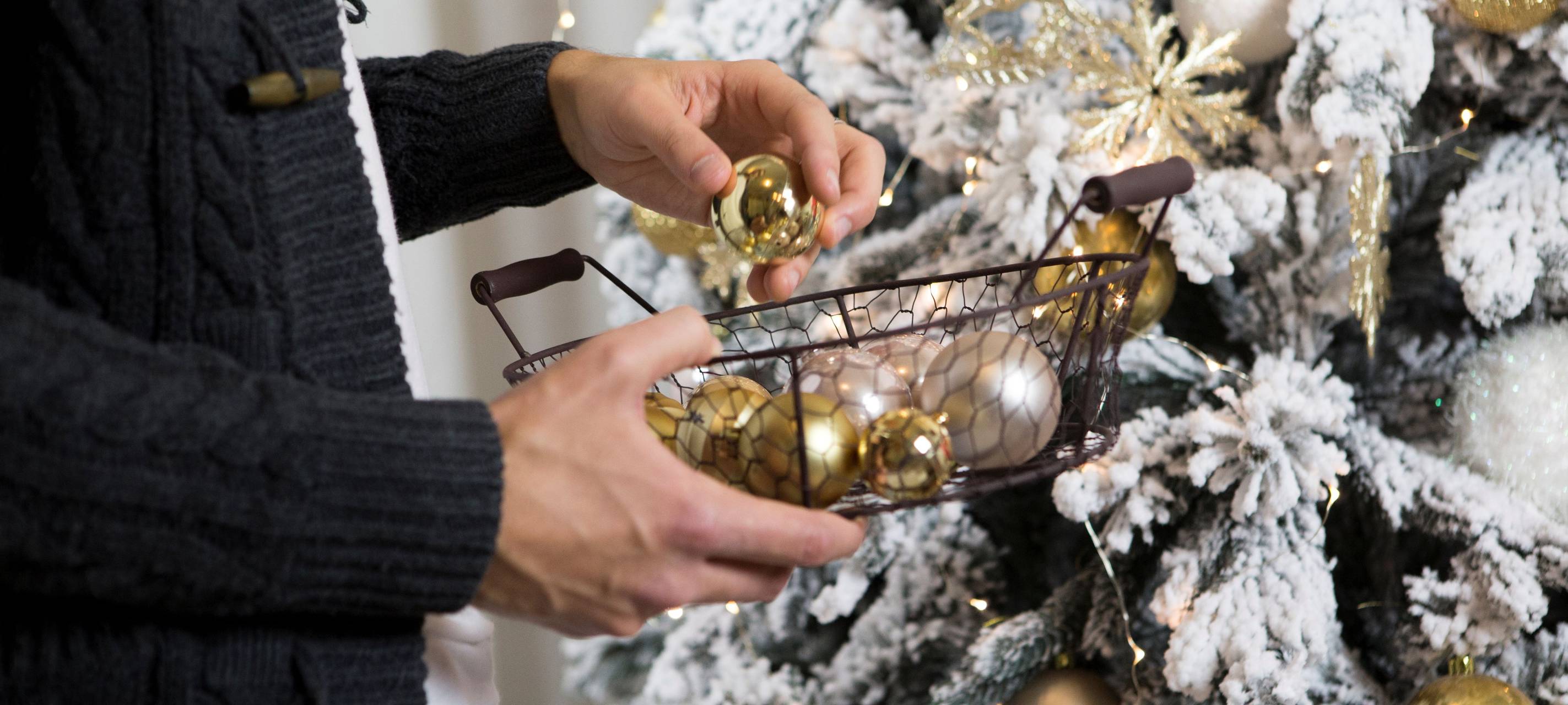 Weihnachtsbaum schmücken