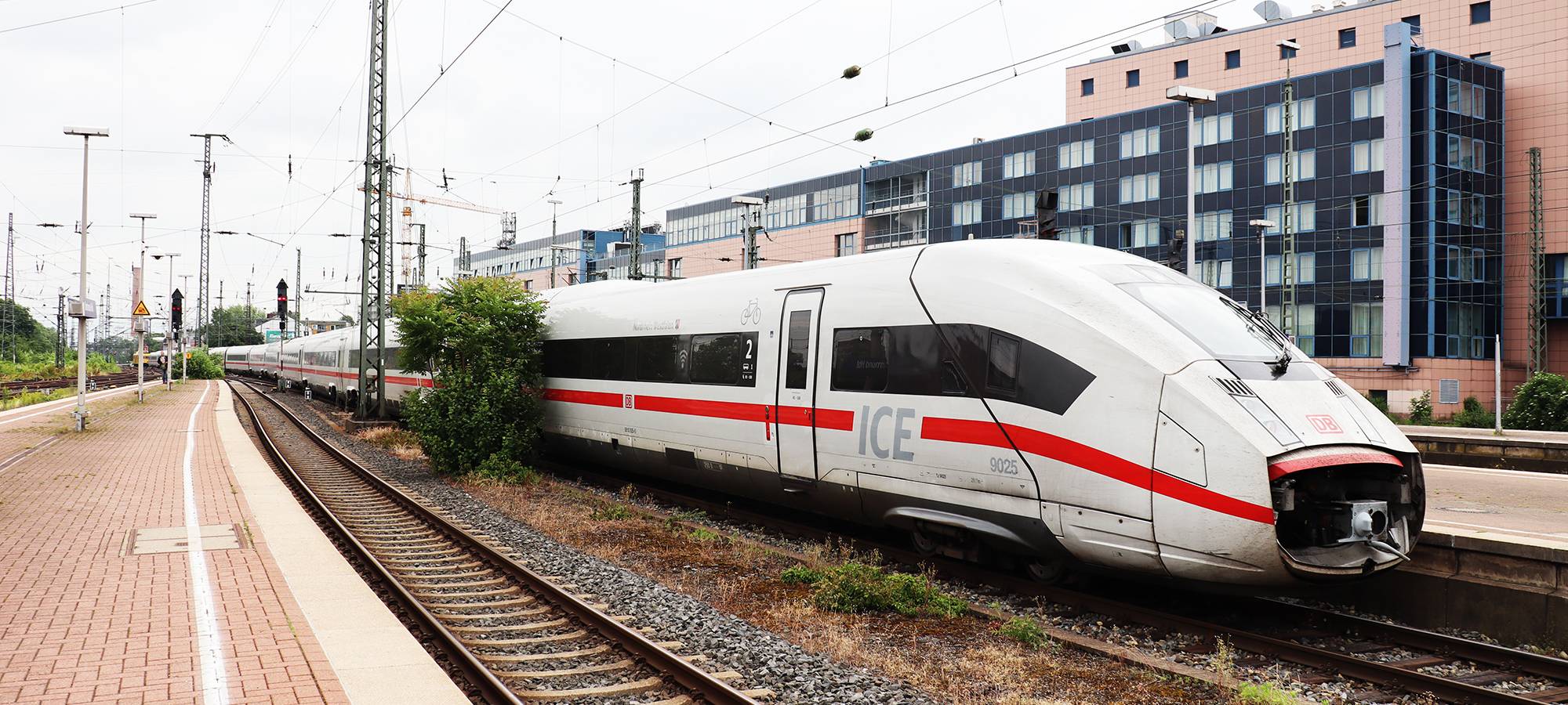 Oberleitungsschaden repariert - Bahnverkehr läuft wieder