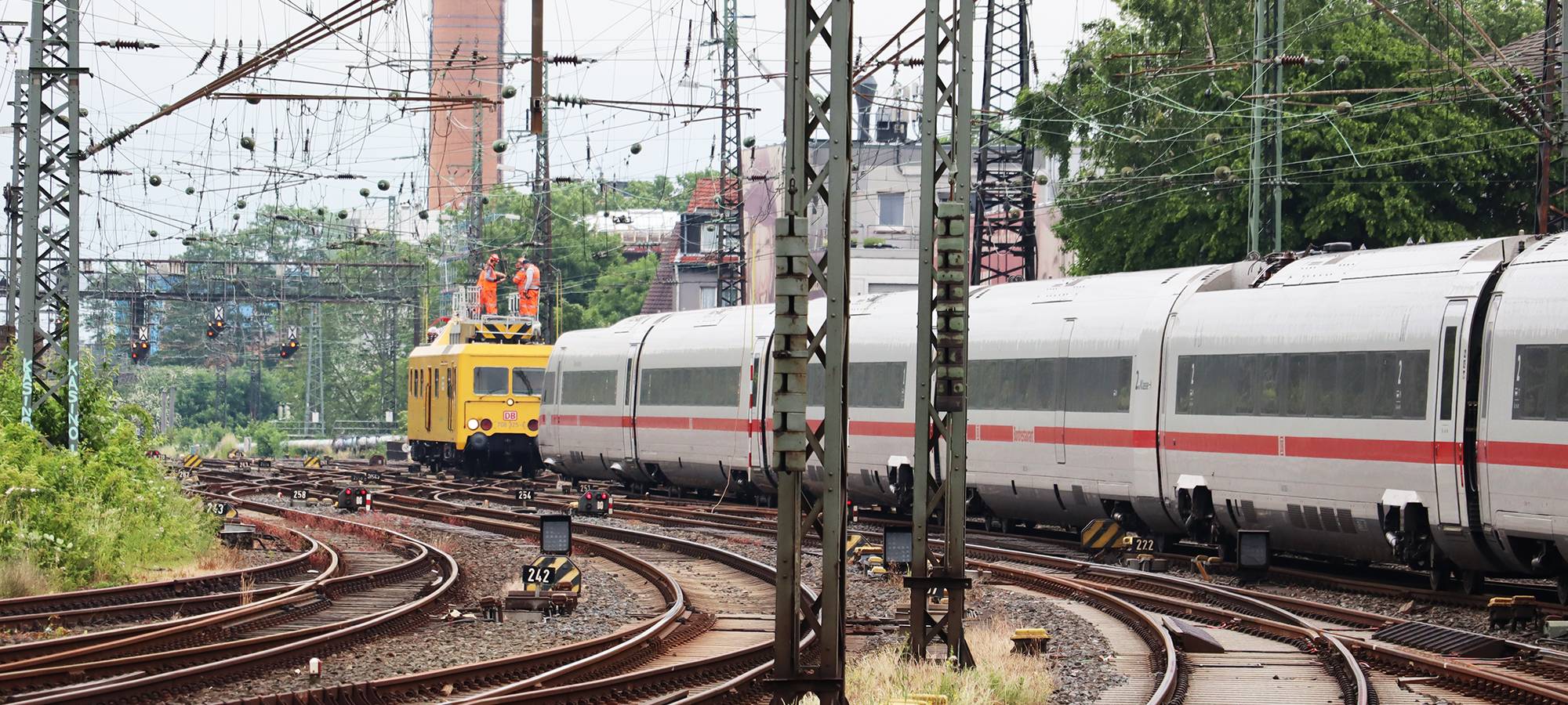 Oberleitungsschaden repariert - Bahnverkehr läuft wieder