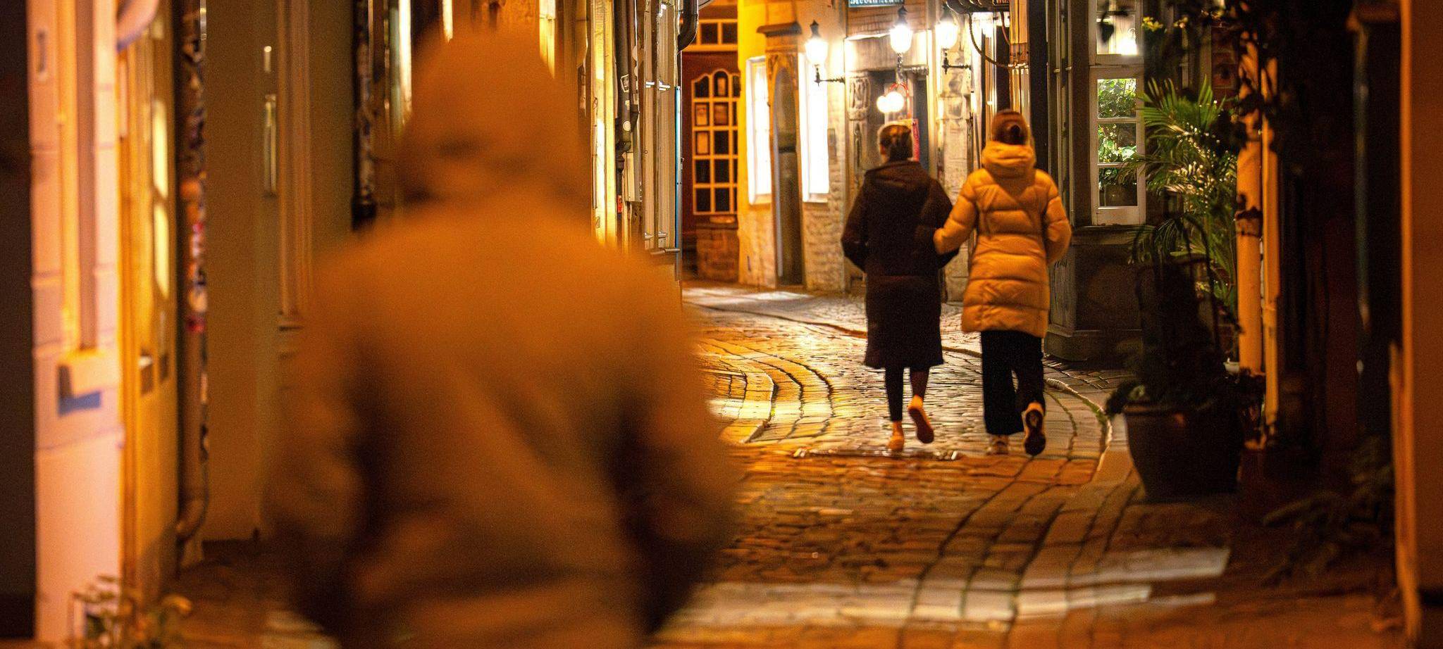 Wie sicher fühlen sich Frauen nachts auf dem Heimweg?