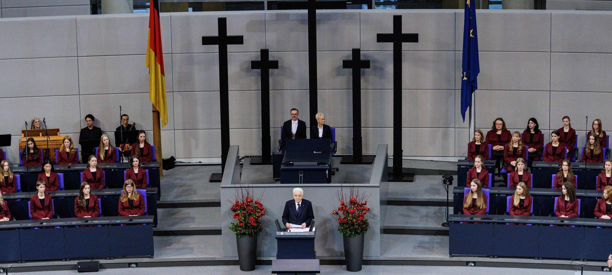 Gedenkveranstaltungen am Volkstrauertag in Berlin - Bundestag