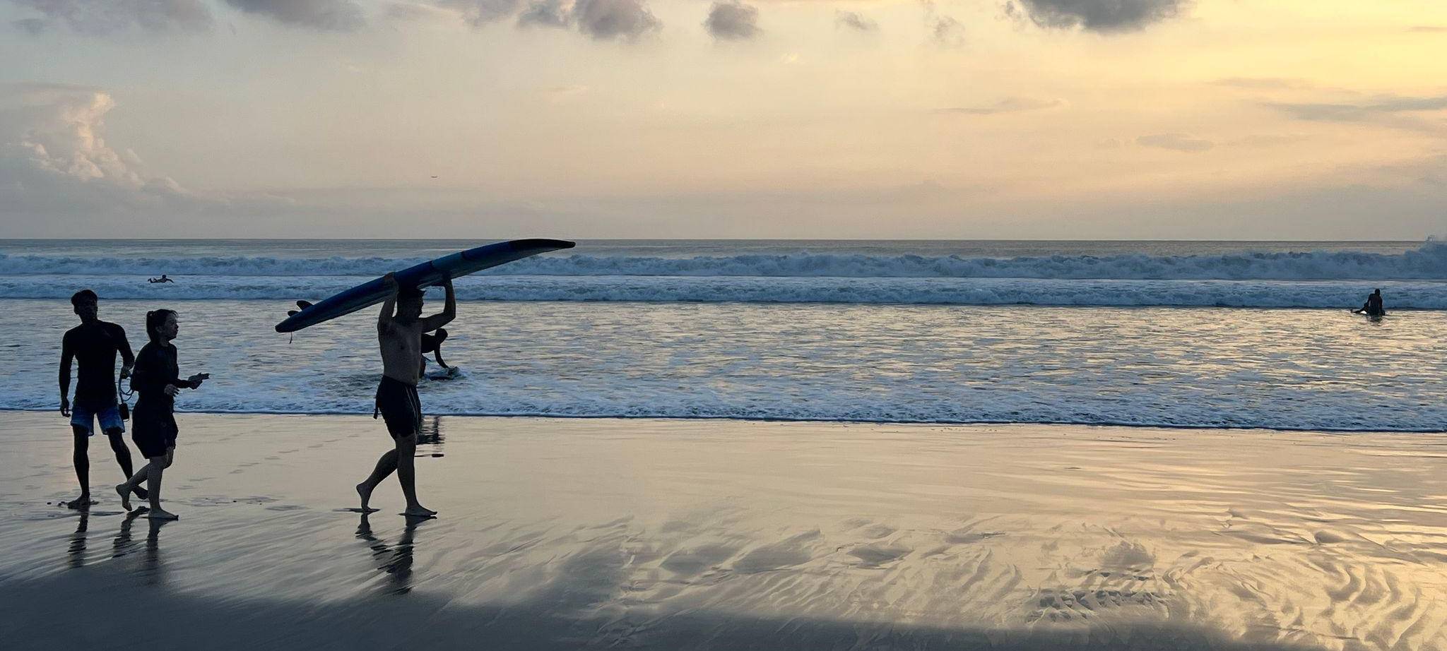 Surfer auf Bali
