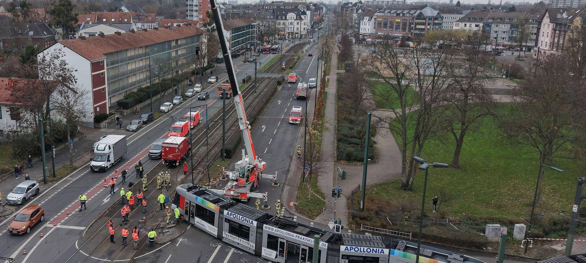 Straßenbahn in Düsseldorf entgleist