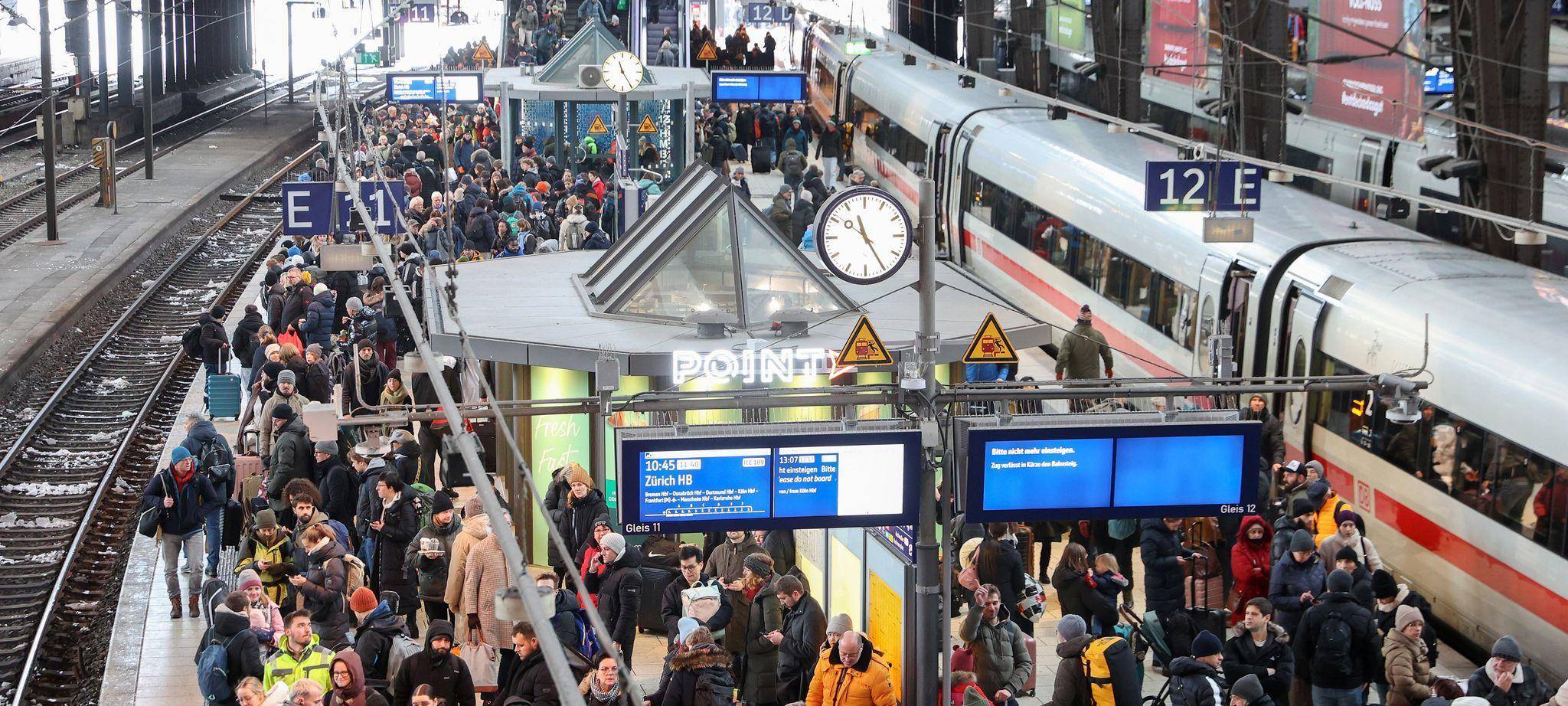 Auf Schnee folgt Eis - Gefahr auf glatten Straßen