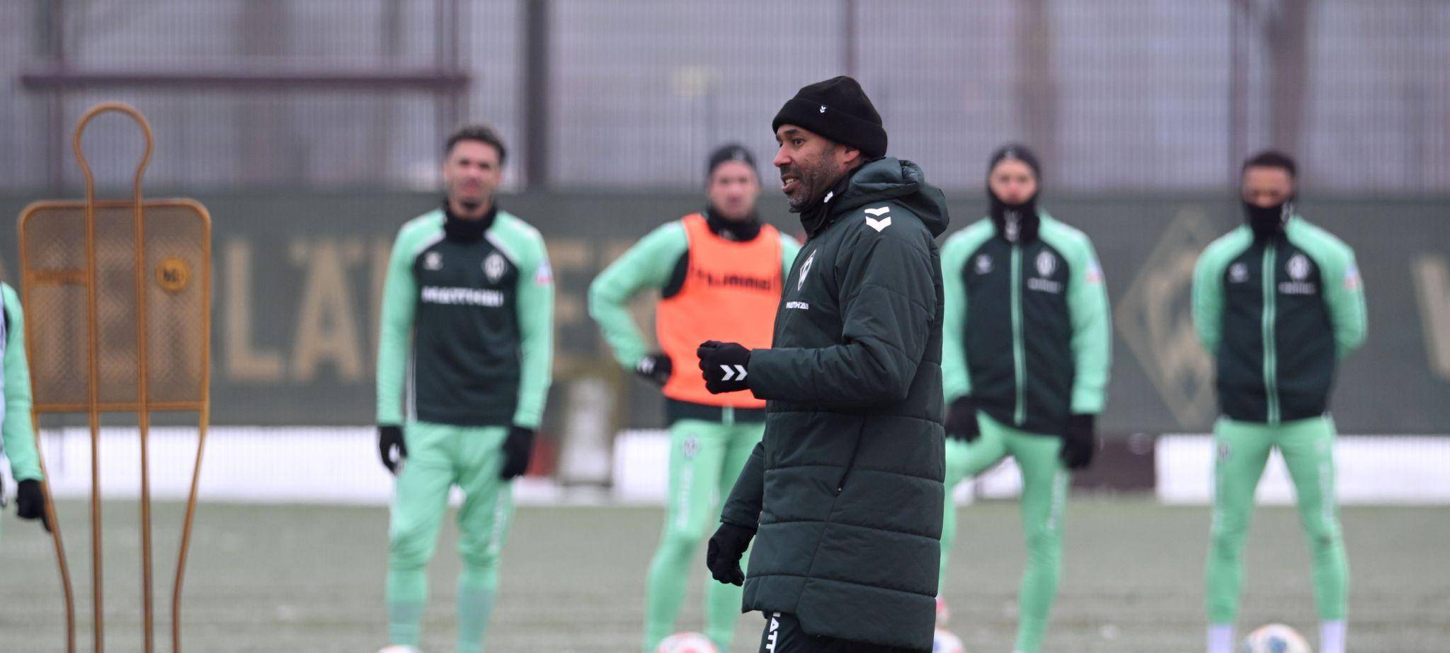 Werder Bremen - Training mit neuem Trainer Thioune