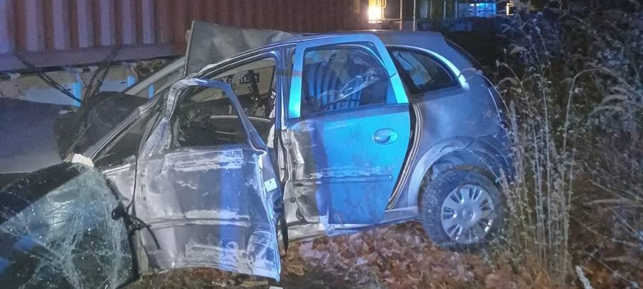 Auto kollidiert mit Güterzug Dortmund Hafen