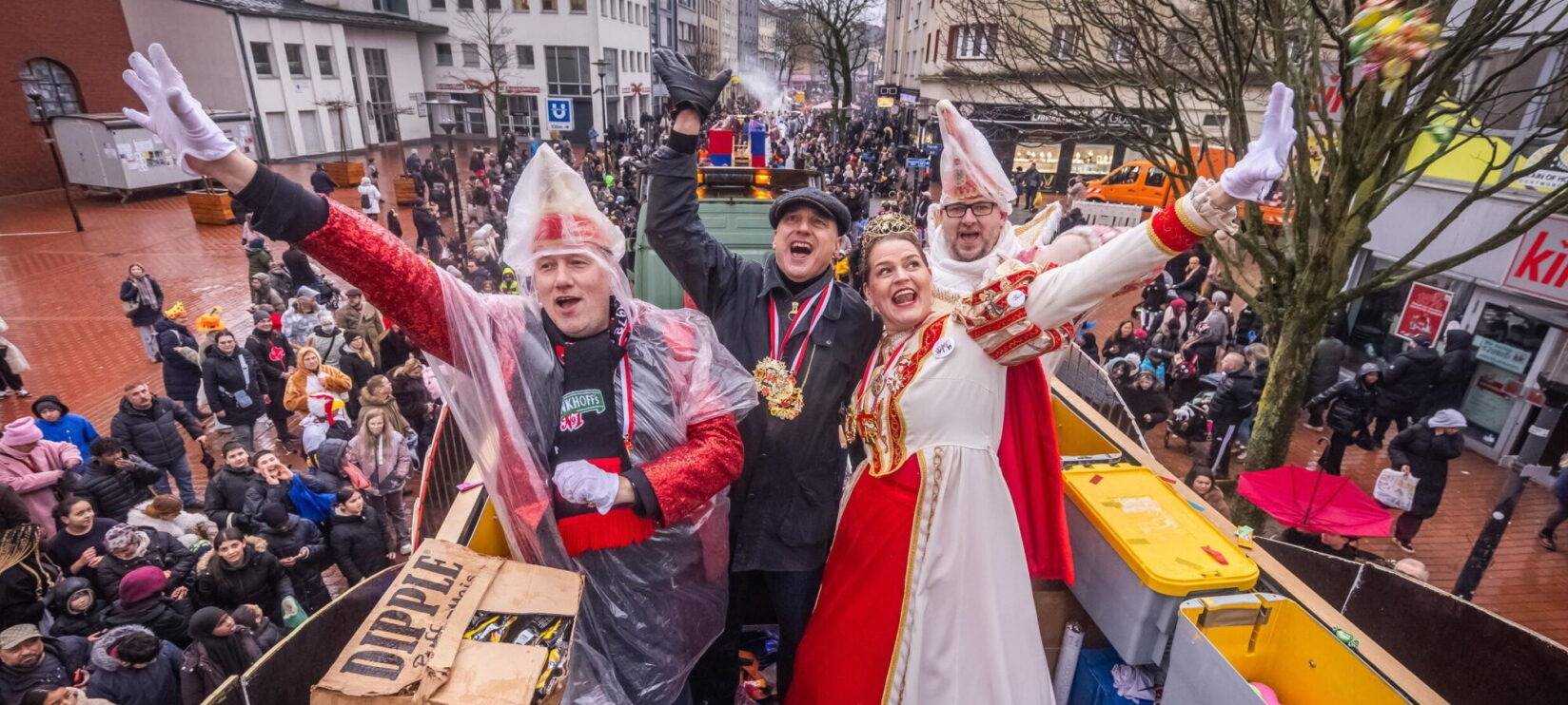Friedlicher Rosenmontagszug in Dortmund