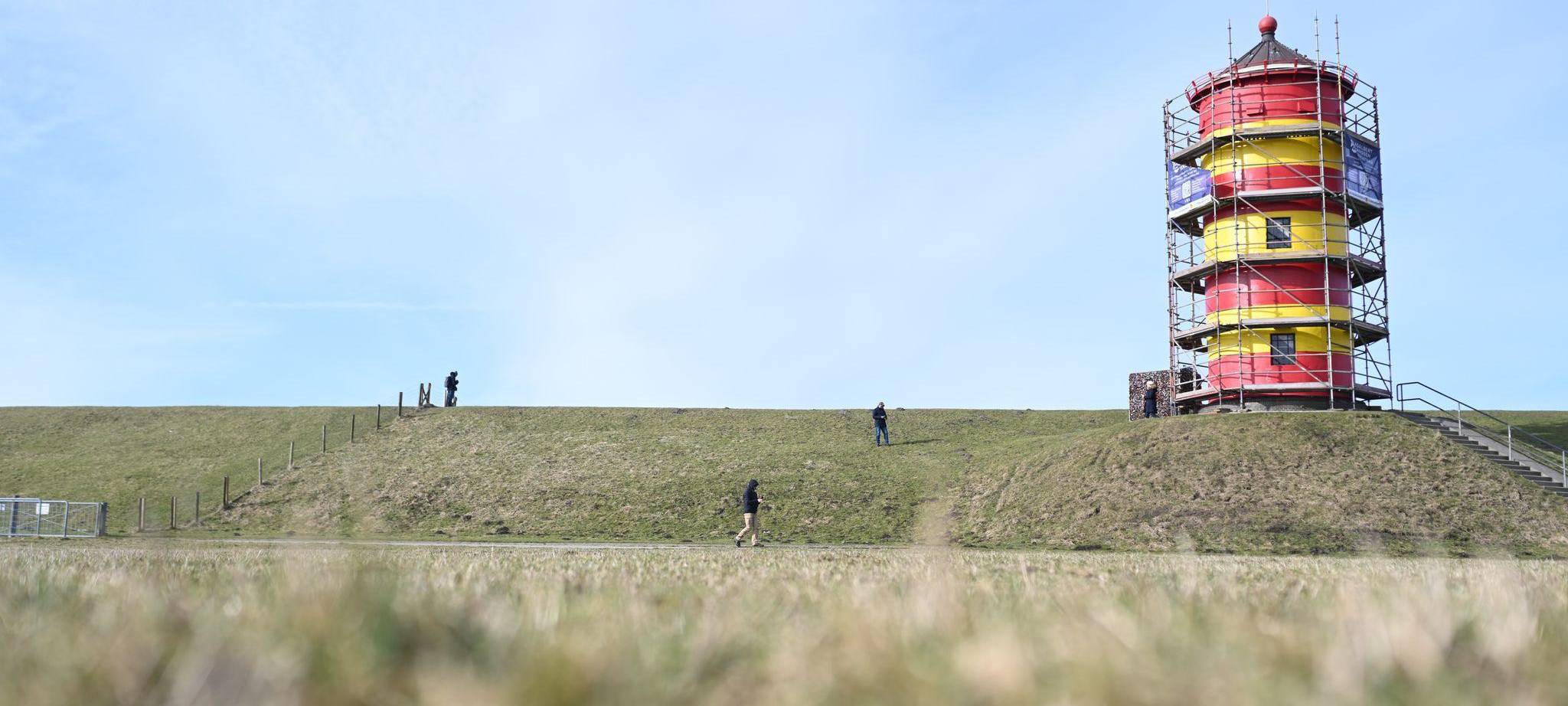 Pilsumer Leuchtturm bekommt Neuanstrich