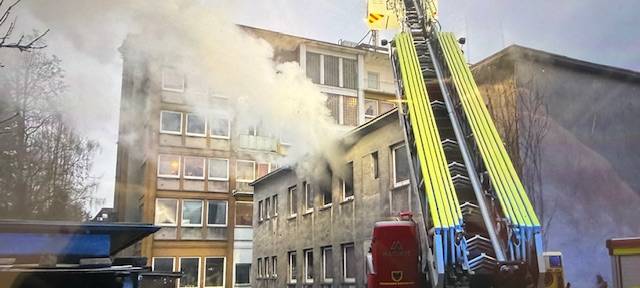 Feuerwehr Dortmund: Tödlicher Wohnungsbrand in einem Mehrfamilienhaus