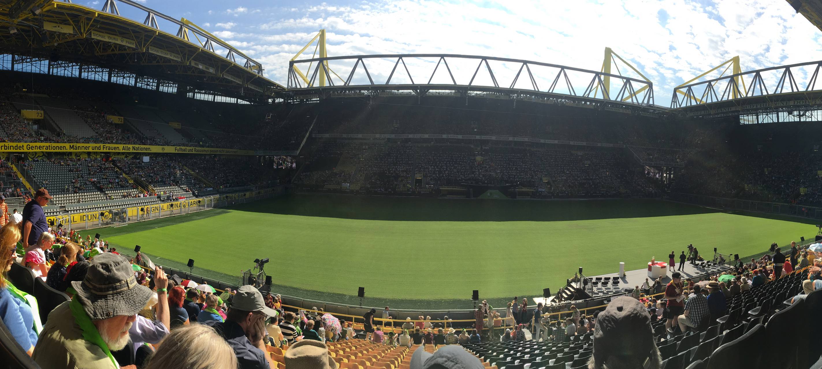 Abschlussgottesdienst im Signal Iduna Park
