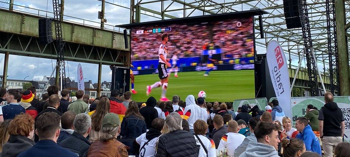 Dortmund: BVB-Profis leiten WM-Sieg ein und Hafengarten ist voll