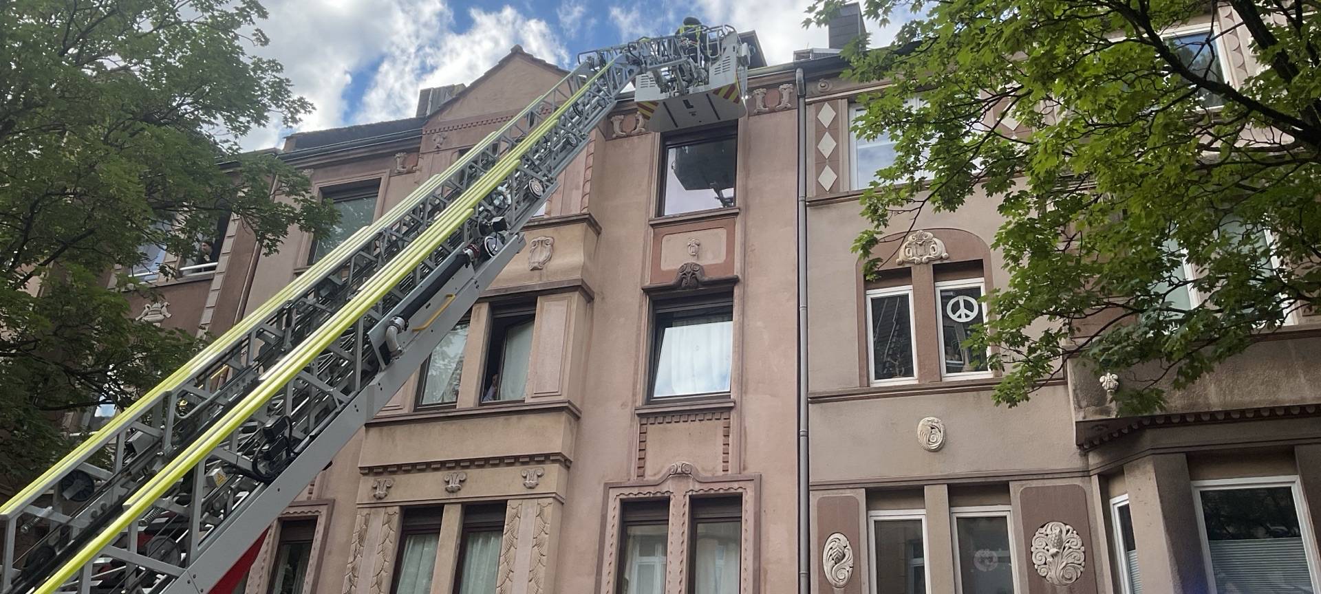 Dortmund: Feuerwehr rettet vierjähriges Kind aus Dachrinne