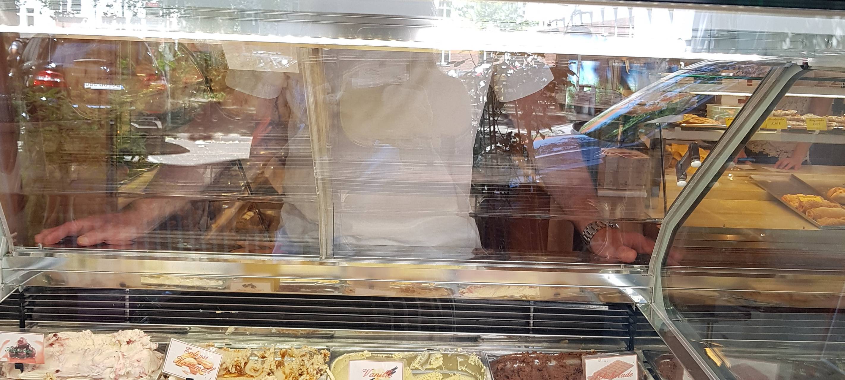 Eiskochen im Cafe Schrader