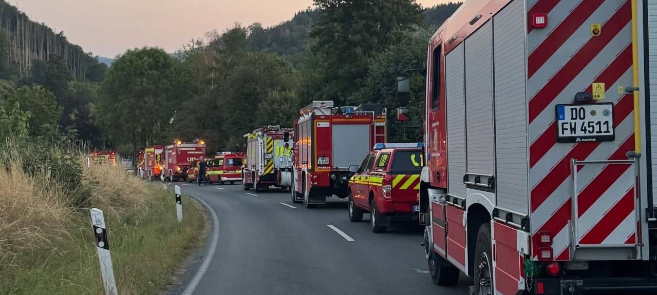 Waldbrand bekämpft: Dortmunder Feuerwehr im Sauerland