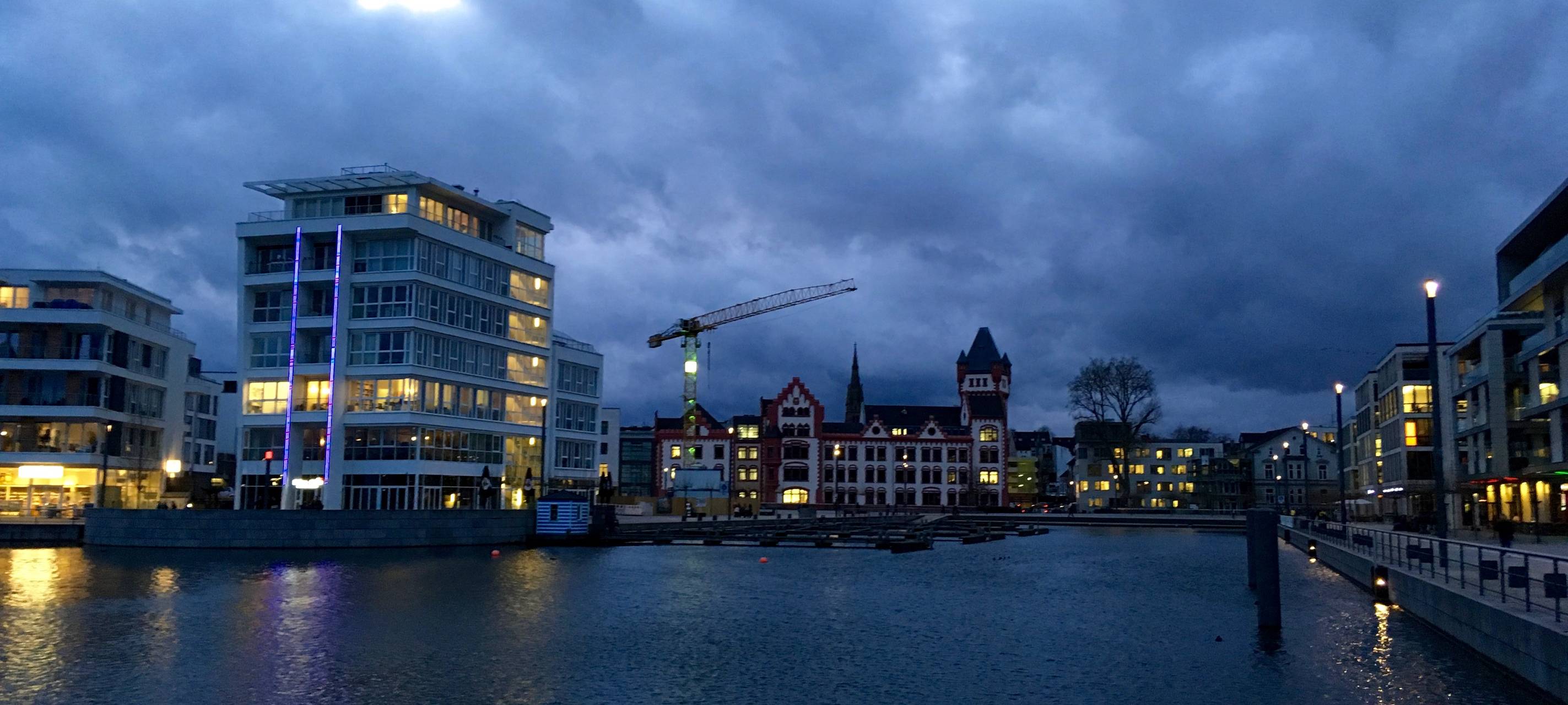 Polizei erteilt rund 500 Platzverweise am Pfingstwochende