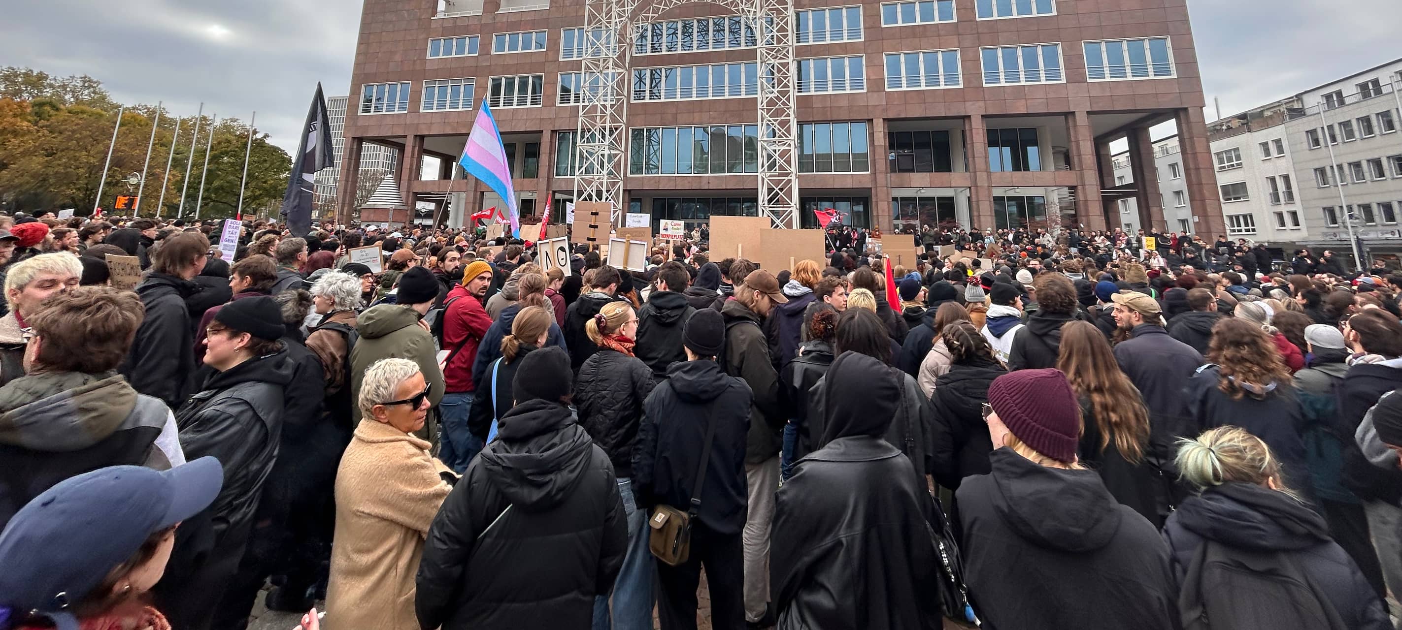 Gen-Z-Regelt Proteste in Dortmund bleiben friedlich