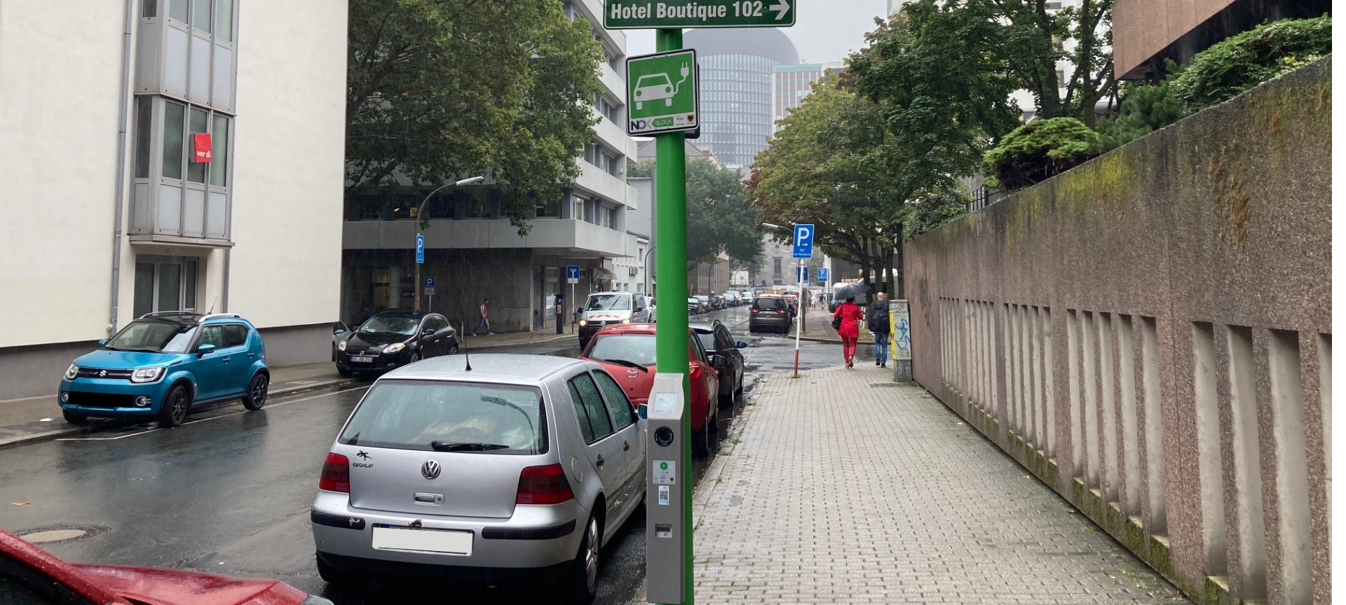 Straßenlaternen als E-Ladestation haben ein Problem