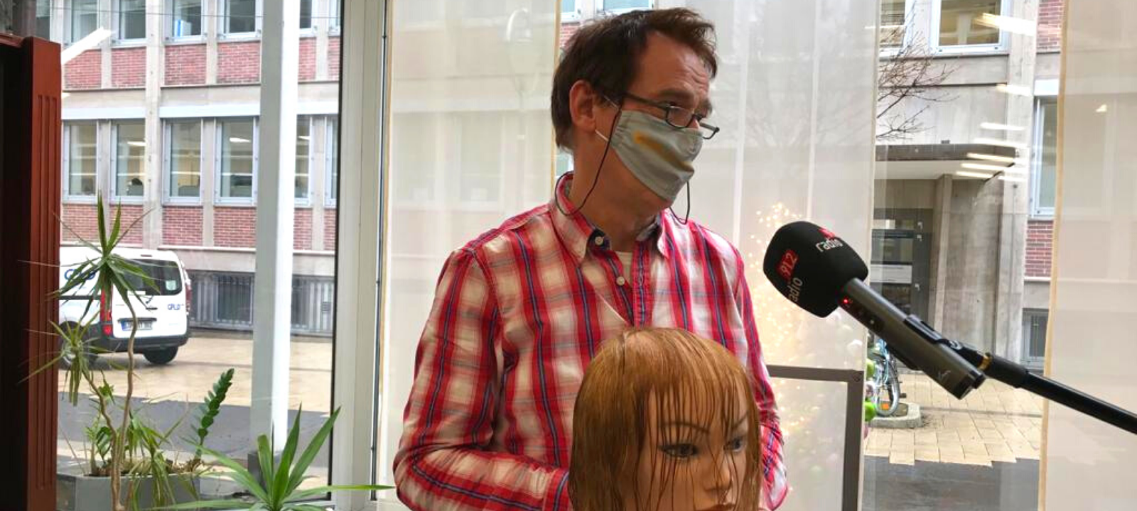 Der Dortmunder Friseurmeister Frank Kulig gibt Tipps, was wir beachten müssen.