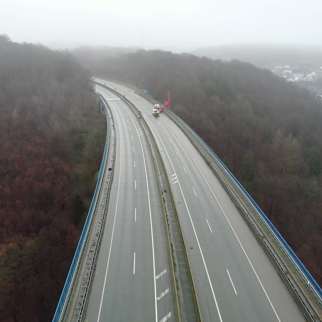 Eine gesperrte Brücke auf der A45