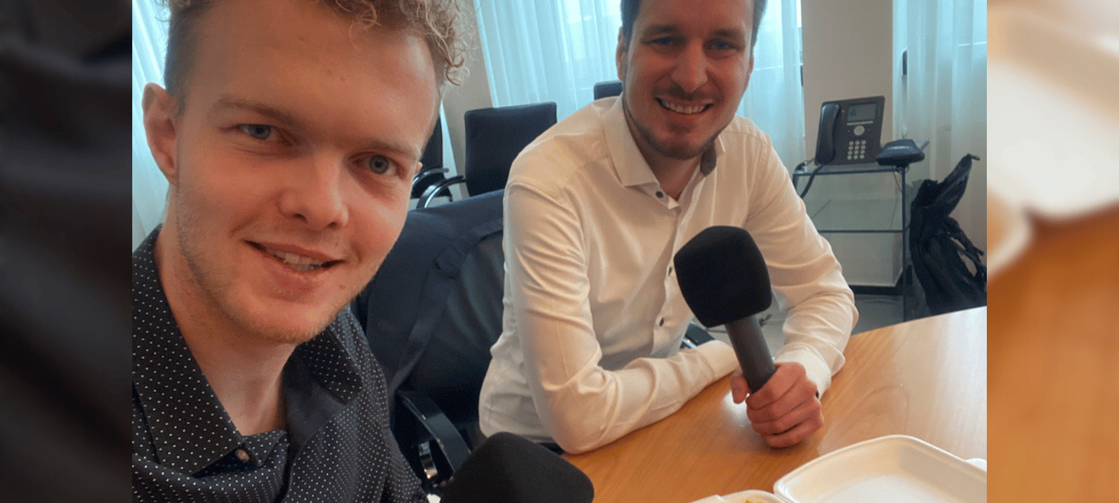 Auf eine Currywurst mit Phlipp Gloe: Wie du mit der neuen Kontowelt "Das Echte" bares Geld sparen kannst