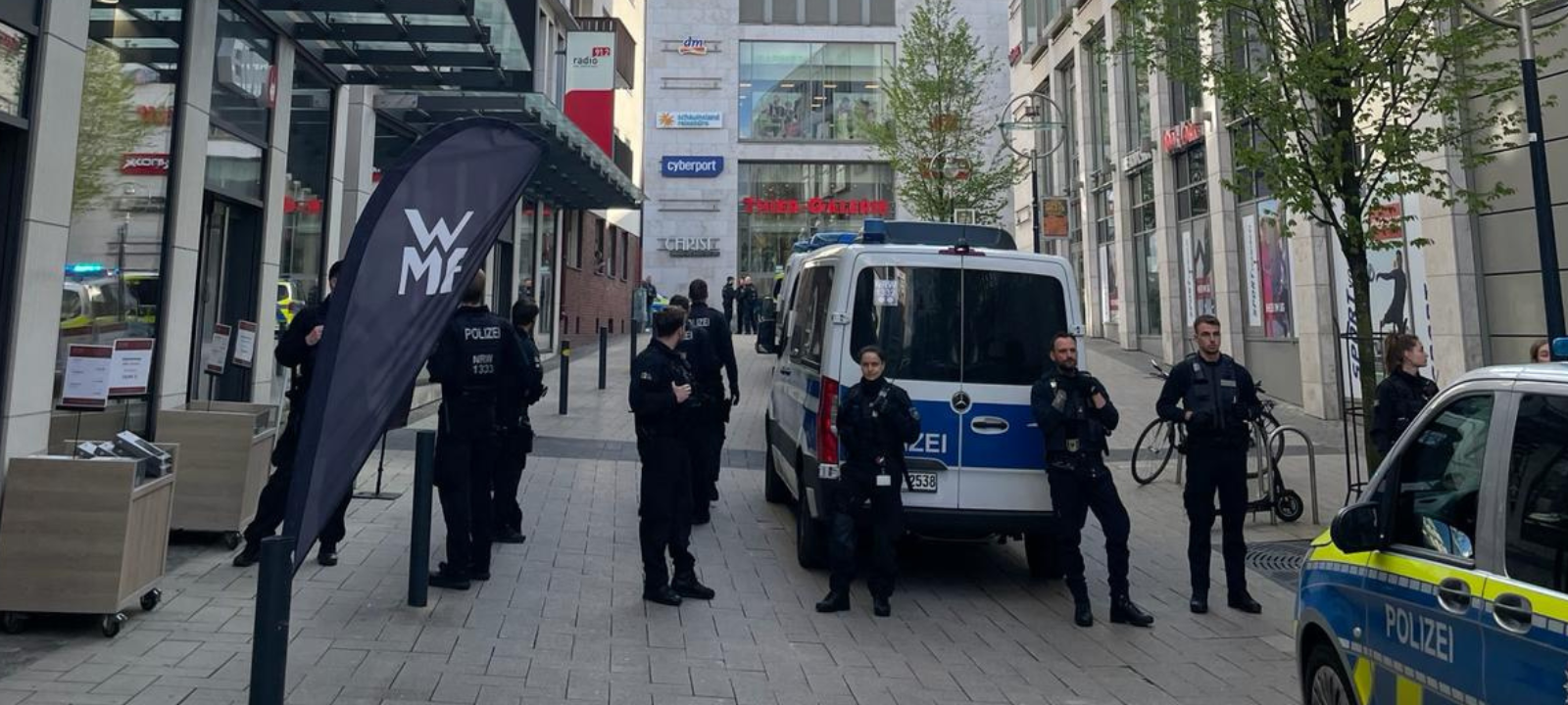 Polizei im Großeinsatz an der Thier-Galerie in Dortmund