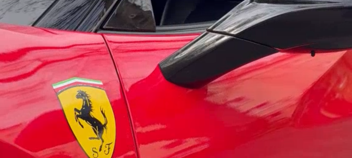 Dortmunder Traum erfüllt: Mustafa (9) bekommt Ferrari zum Geburtstag