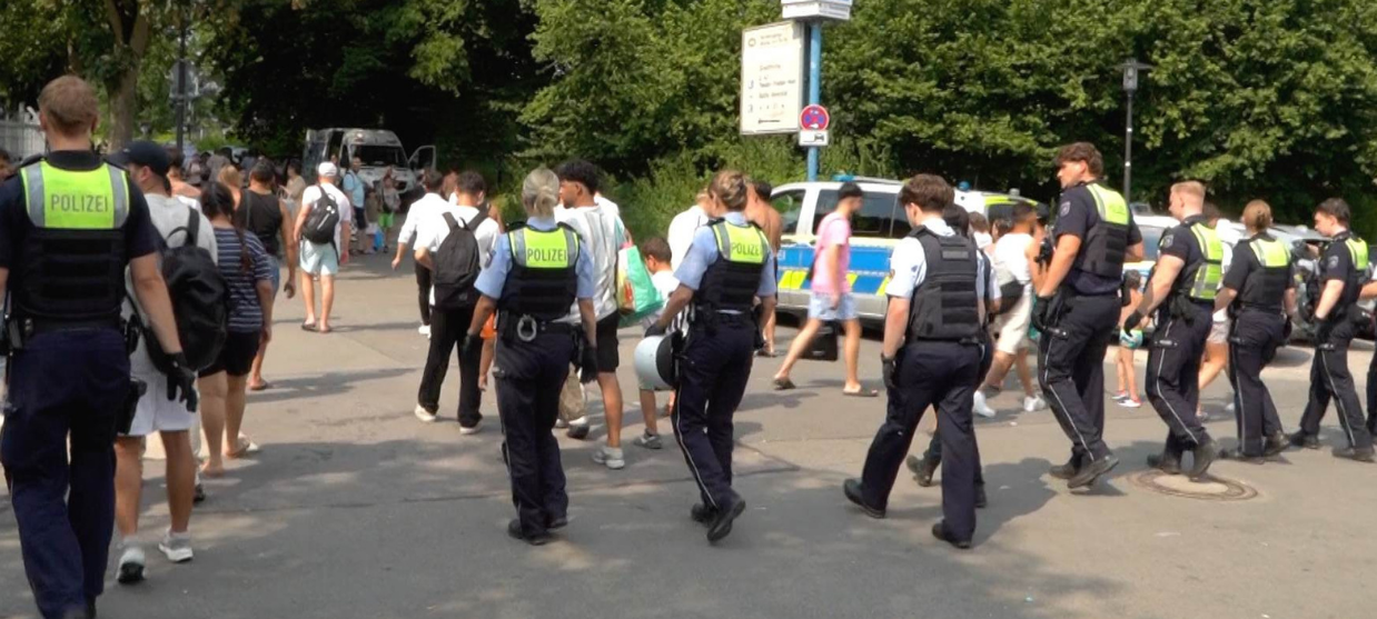 Polizei Volksbad Freibad