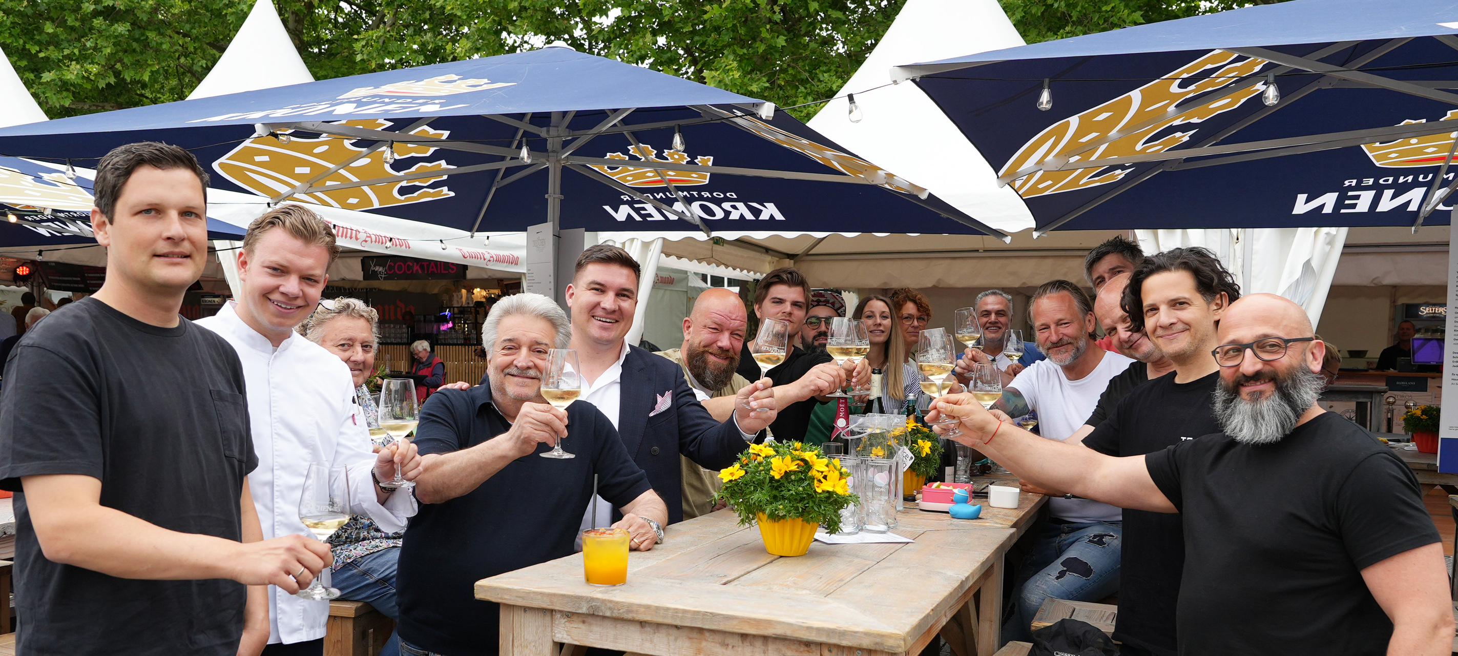 Auf dem Bild sind die Gastronomen und Veranstalter von Dortmund à la carte 2025 zu sehen.