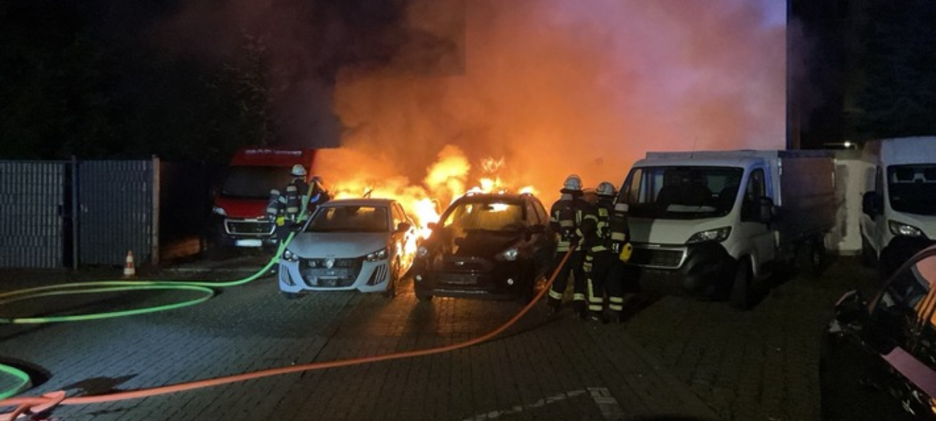 Autos brenenn brand Feuer PhoenixSee